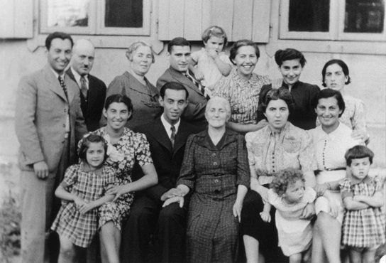 Three generations, Jewish family portrait, Vilna 1938