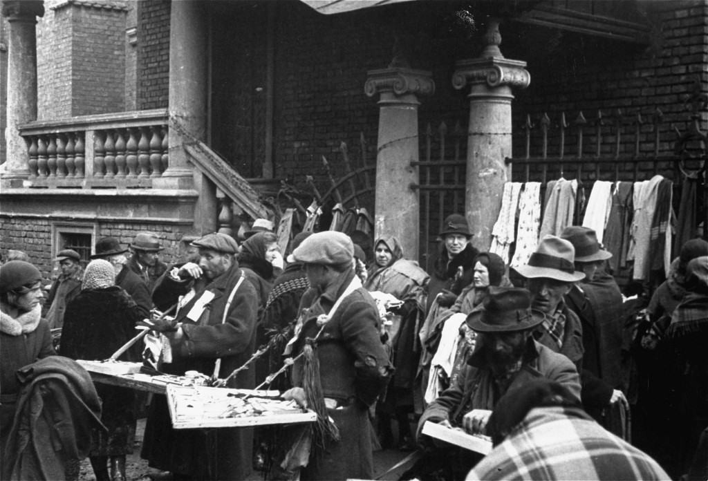 Jewish vendors, Kraków market 1936