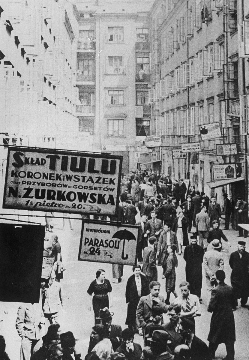 Commercial street Warsaw Jewish quarter 1938